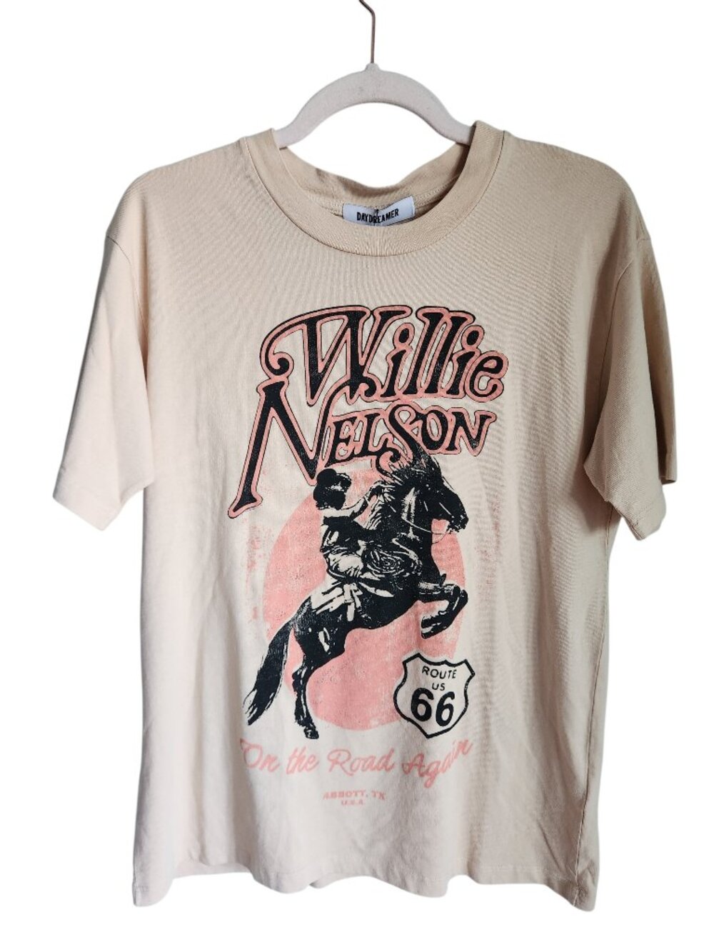 Daydreamer LA Graphic Tee Women's Small Beige Willie Nelson On the Road Again